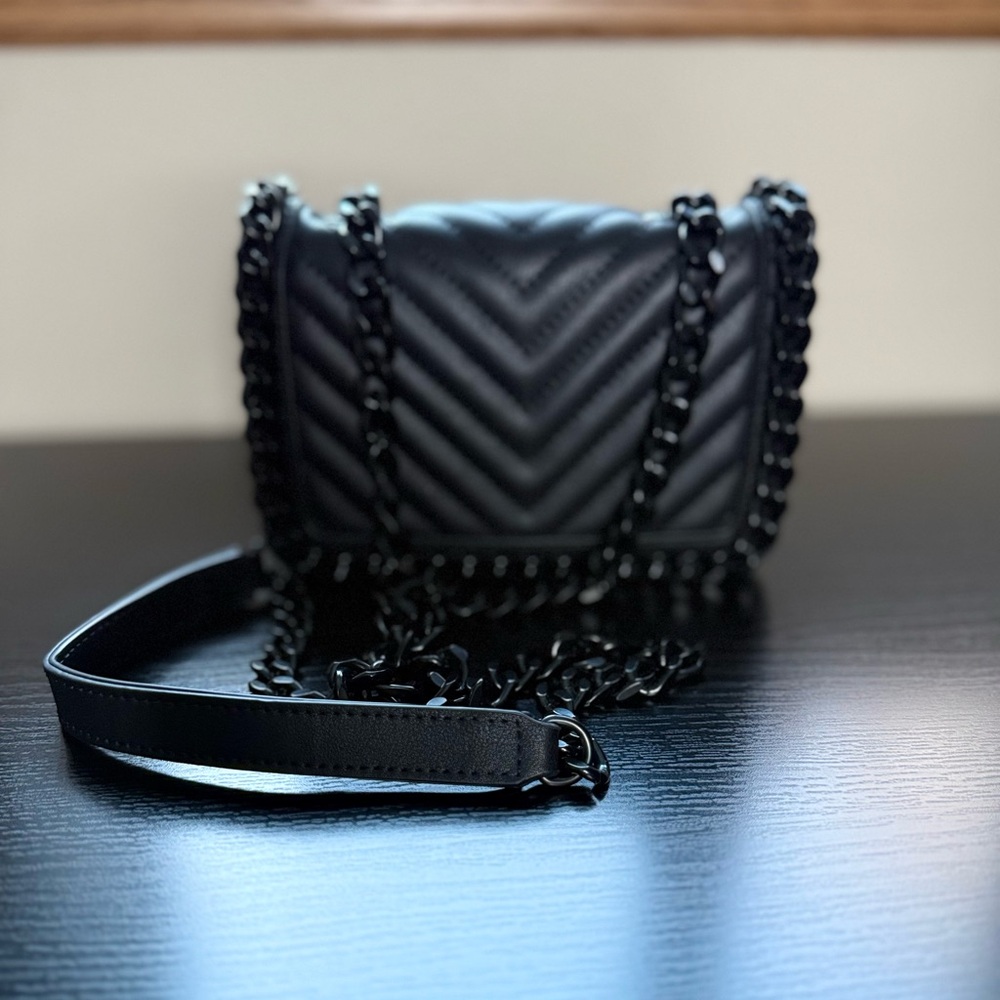 ALDO Black Quilted Chevron Crossbody Bag Matte Black Chain Strap - Picture 2 of 15